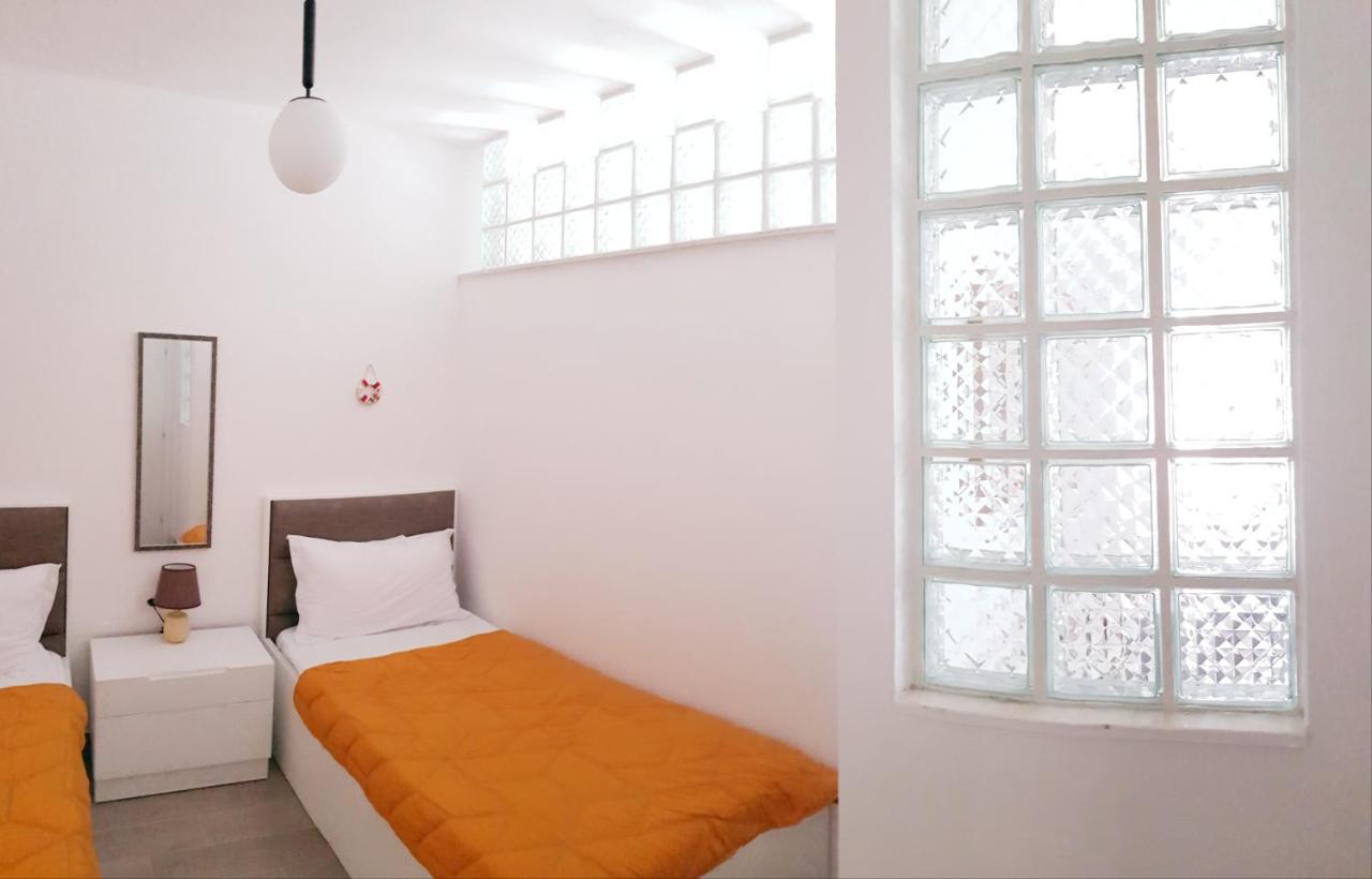 Bindi Apartment Himare Exteriör bild
