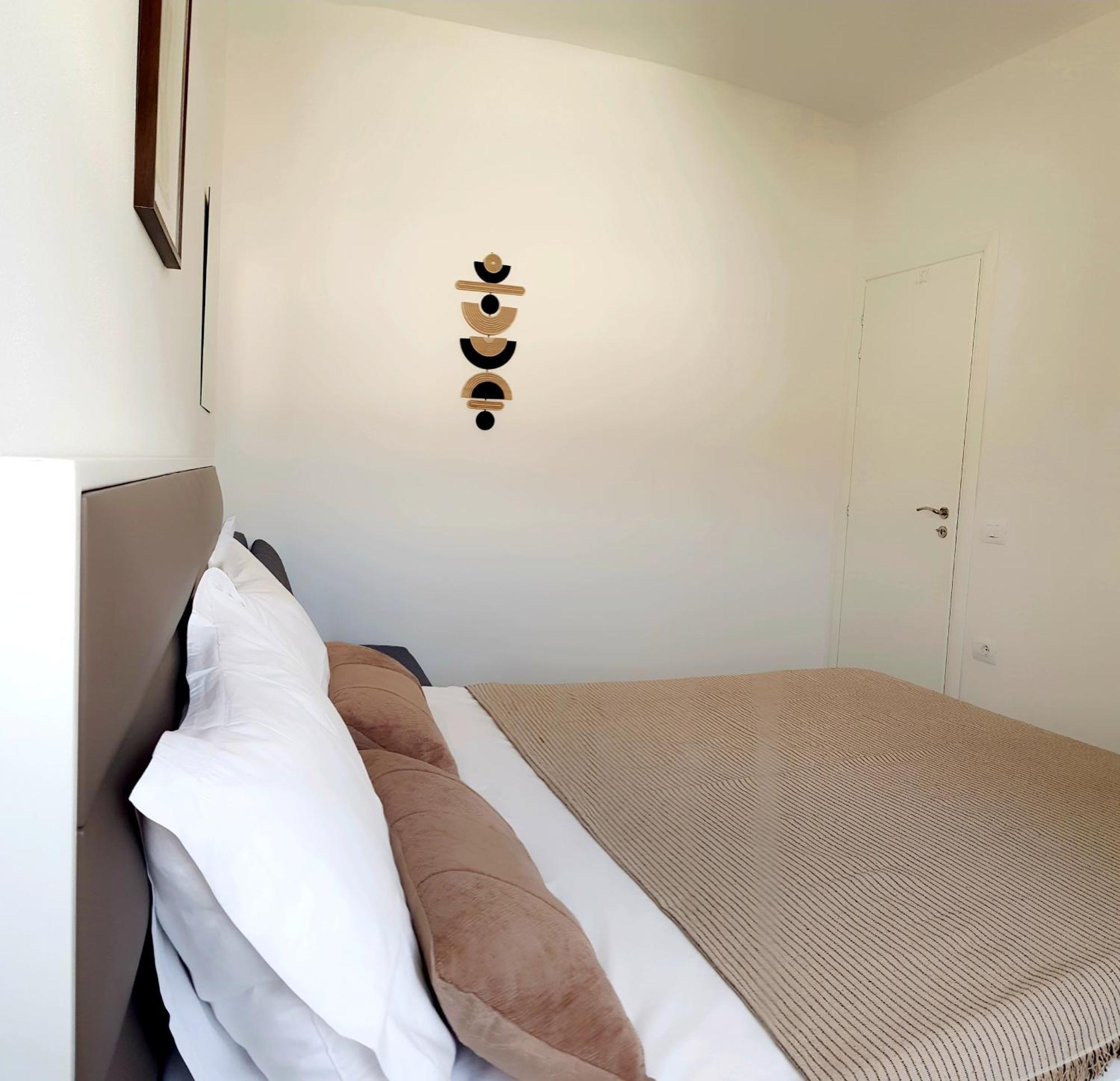 Bindi Apartment Himare Exteriör bild