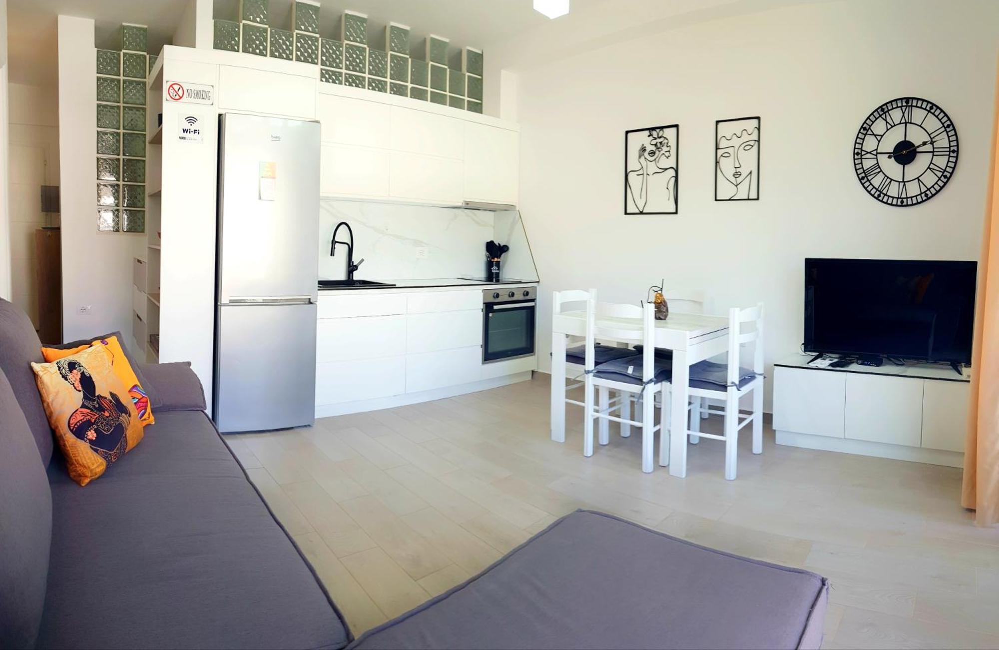 Bindi Apartment Himare Exteriör bild